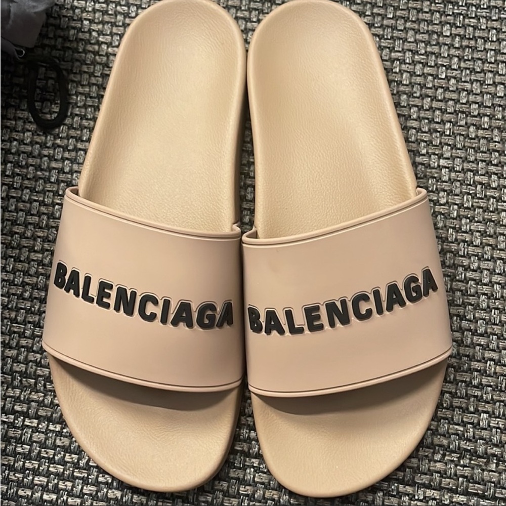 New Authentic Balenciaga Mens slides sz 10 in perfect condition.